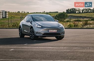 Позашляховик / Кросовер Tesla Model Y 2024 в Києві фото 30 Позашляховик / Кросовер Tesla Model Y 2024 в Києві