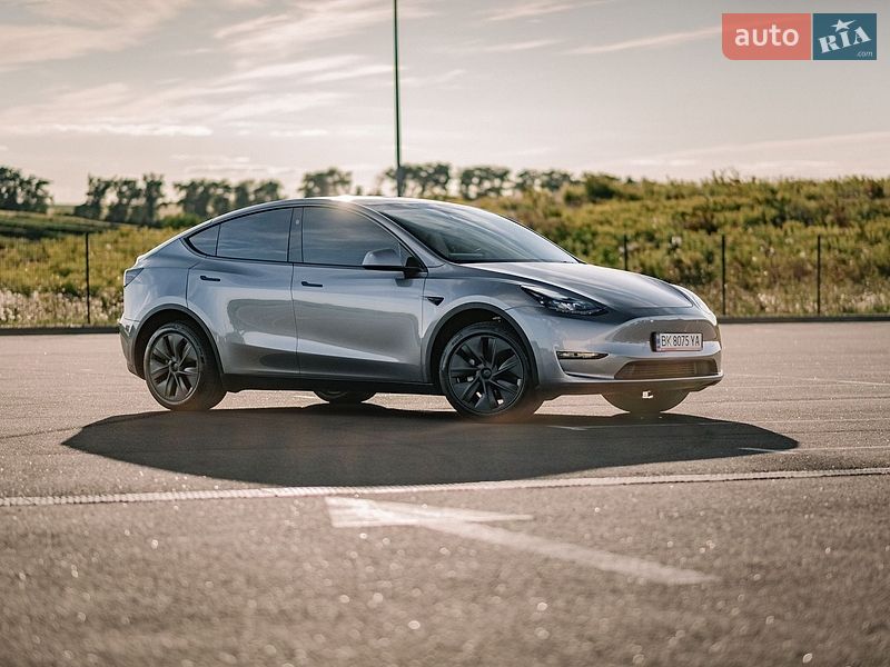 Позашляховик / Кросовер Tesla Model Y 2024 в Києві фото 35 Позашляховик / Кросовер Tesla Model Y 2024 в Києві