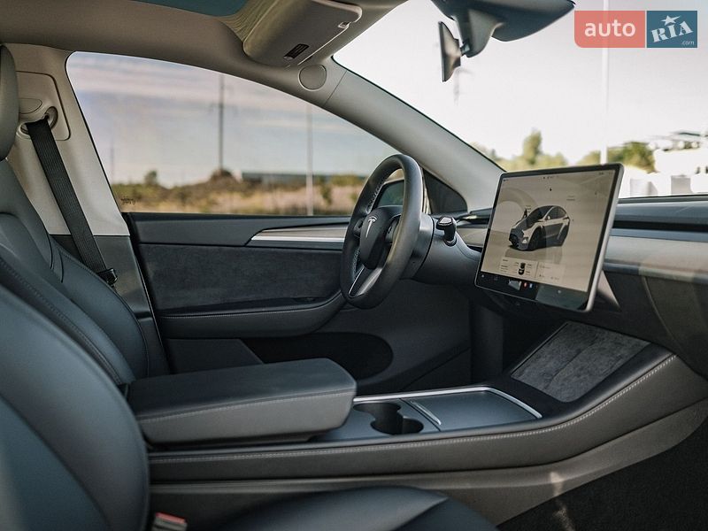 Позашляховик / Кросовер Tesla Model Y 2024 в Києві фото 61 Позашляховик / Кросовер Tesla Model Y 2024 в Києві