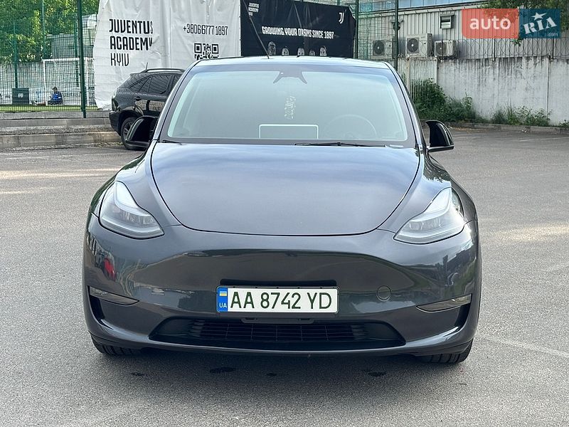 Позашляховик / Кросовер Tesla Model Y 2024 в Києві