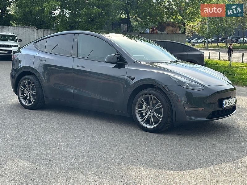 Позашляховик / Кросовер Tesla Model Y 2024 в Києві фото 2 Позашляховик / Кросовер Tesla Model Y 2024 в Києві