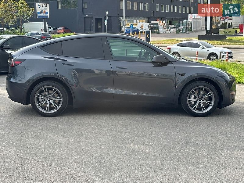 Позашляховик / Кросовер Tesla Model Y 2024 в Києві фото 3 Позашляховик / Кросовер Tesla Model Y 2024 в Києві