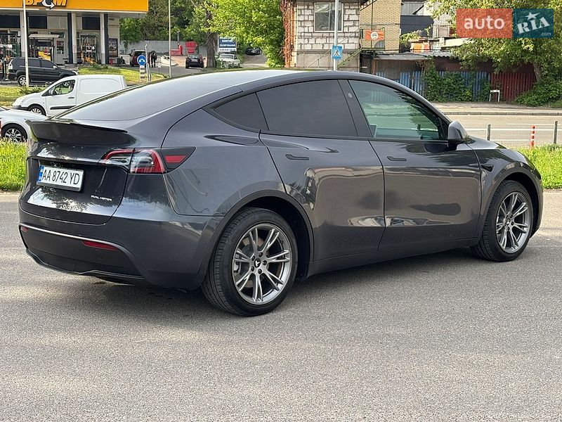 Позашляховик / Кросовер Tesla Model Y 2024 в Києві фото 4 Позашляховик / Кросовер Tesla Model Y 2024 в Києві
