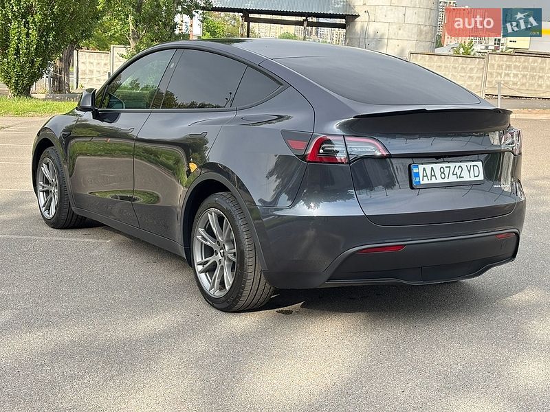 Позашляховик / Кросовер Tesla Model Y 2024 в Києві фото 5 Позашляховик / Кросовер Tesla Model Y 2024 в Києві
