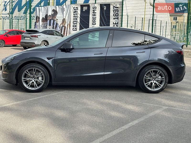 Позашляховик / Кросовер Tesla Model Y 2024 в Києві фото 8 Позашляховик / Кросовер Tesla Model Y 2024 в Києві