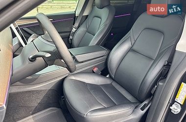 Позашляховик / Кросовер Tesla Model Y 2024 в Києві фото 12 Позашляховик / Кросовер Tesla Model Y 2024 в Києві