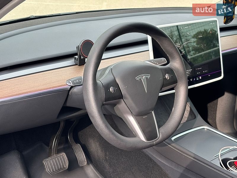 Позашляховик / Кросовер Tesla Model Y 2024 в Києві фото 11 Позашляховик / Кросовер Tesla Model Y 2024 в Києві