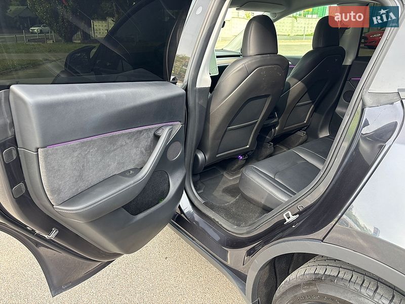Позашляховик / Кросовер Tesla Model Y 2024 в Києві фото 15 Позашляховик / Кросовер Tesla Model Y 2024 в Києві