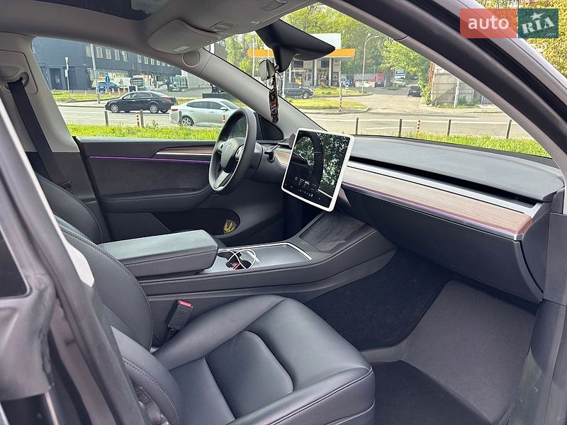 Позашляховик / Кросовер Tesla Model Y 2024 в Києві фото 19 Позашляховик / Кросовер Tesla Model Y 2024 в Києві