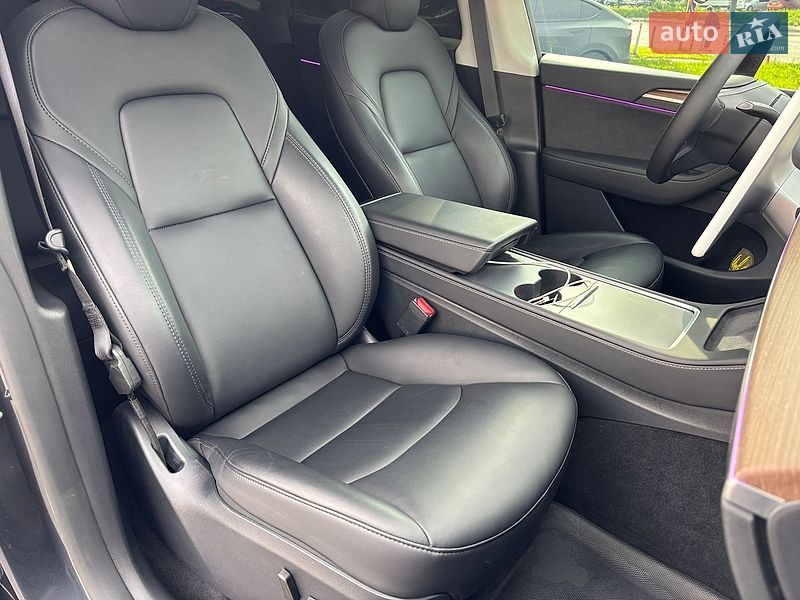 Позашляховик / Кросовер Tesla Model Y 2024 в Києві фото 20 Позашляховик / Кросовер Tesla Model Y 2024 в Києві