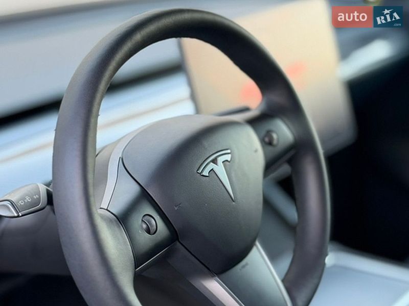 Внедорожник / Кроссовер Tesla Model Y 2022 в Луцке