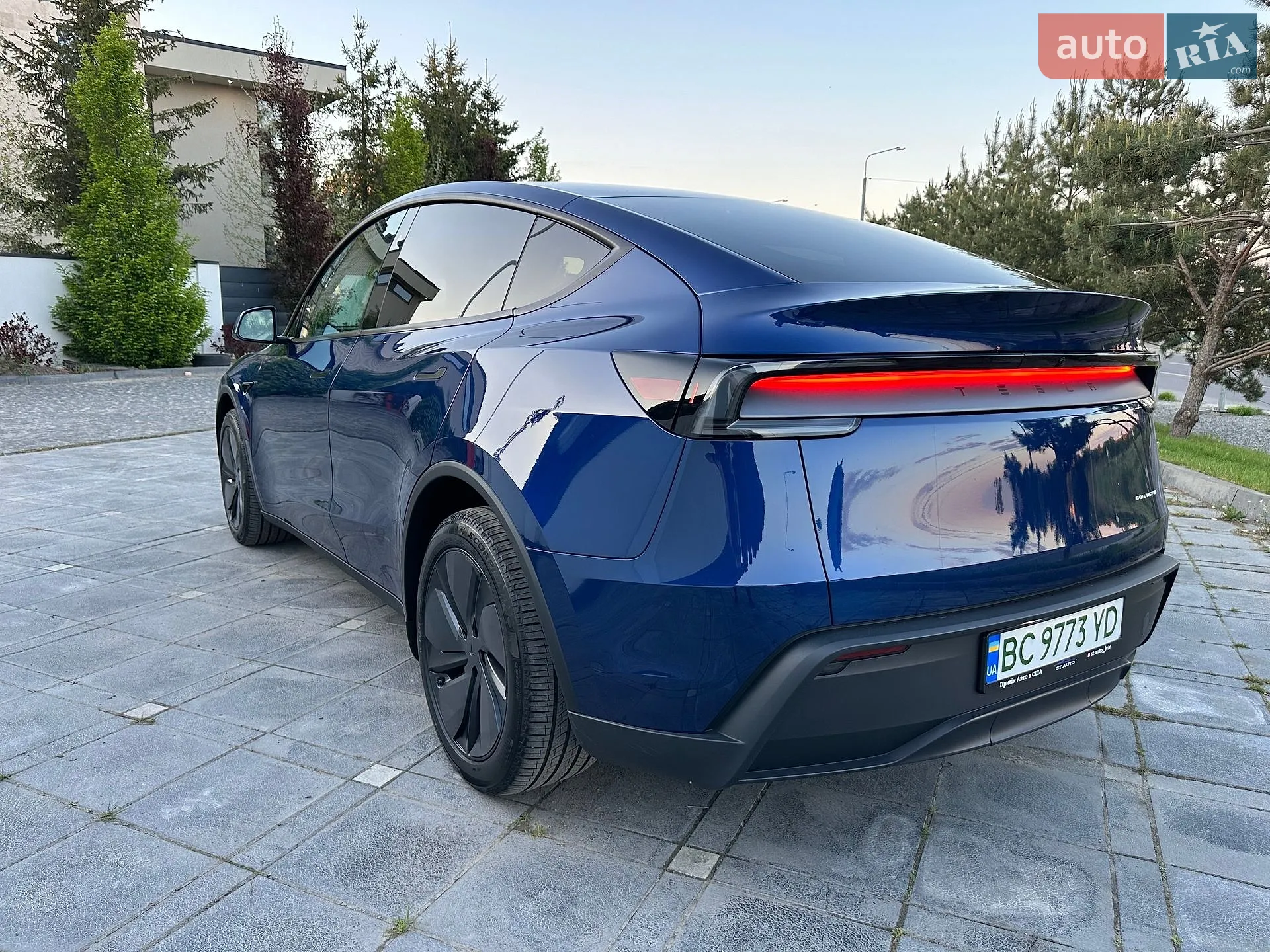 2025 Tesla Model Y - мініатюра 7