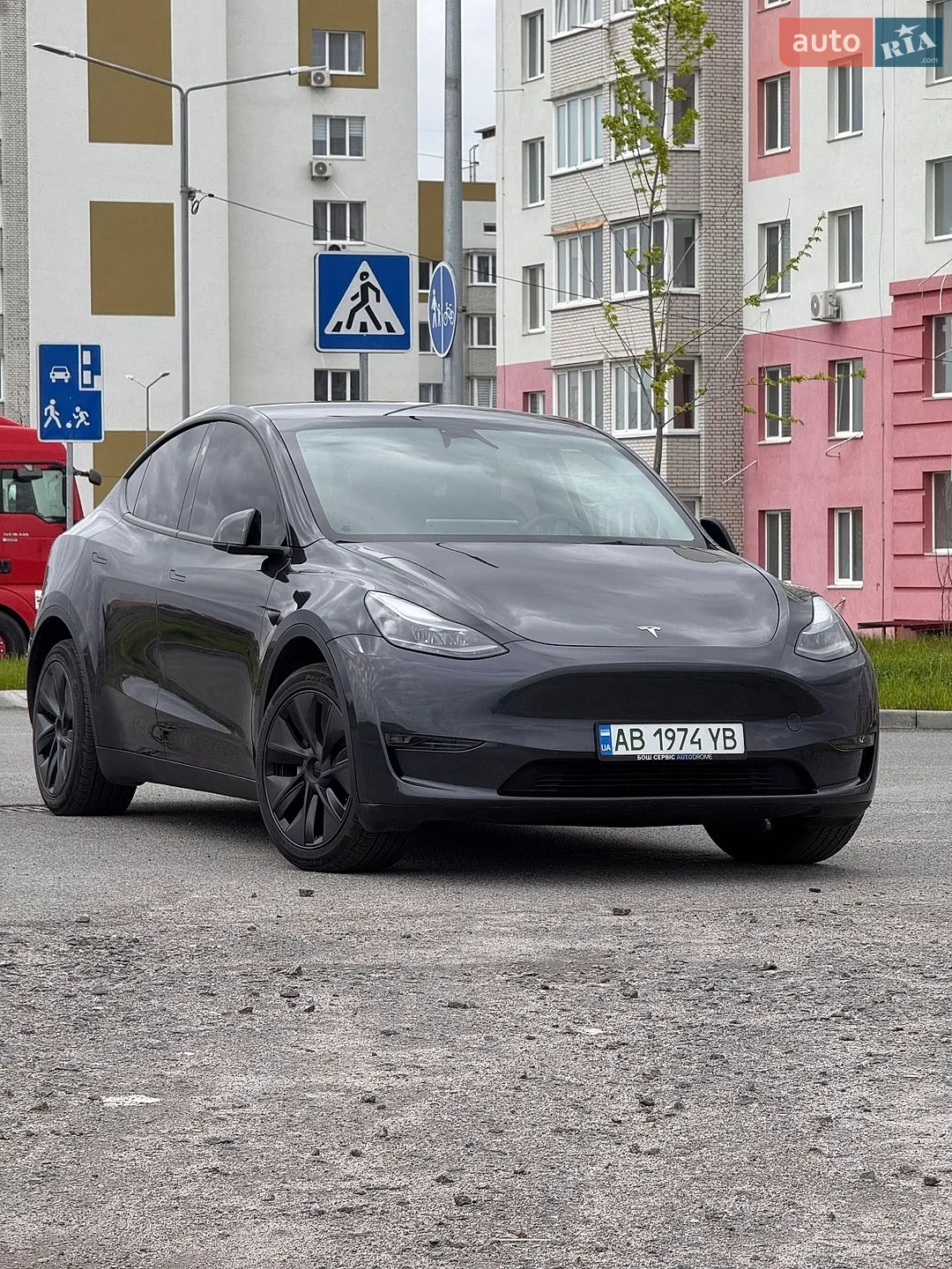 2024 Tesla Model Y - мініатюра 3