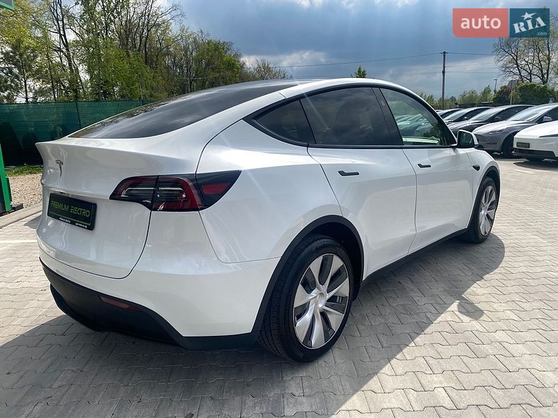 Внедорожник / Кроссовер Tesla Model Y 2023 в Киеве