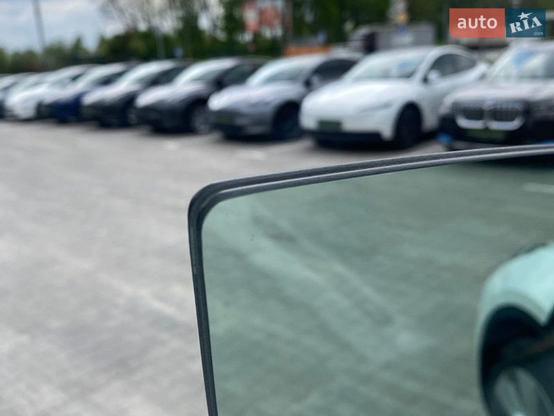 Внедорожник / Кроссовер Tesla Model Y 2023 в Киеве