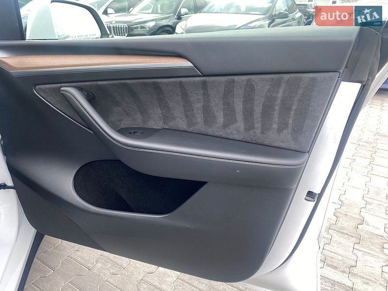 Внедорожник / Кроссовер Tesla Model Y 2023 в Киеве фото 12 Внедорожник / Кроссовер Tesla Model Y 2023 в Киеве