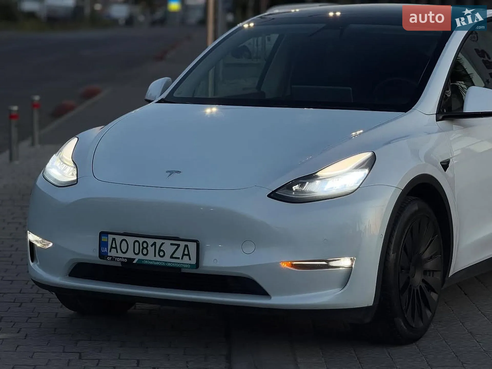 2021 Tesla Model Y - мініатюра 3