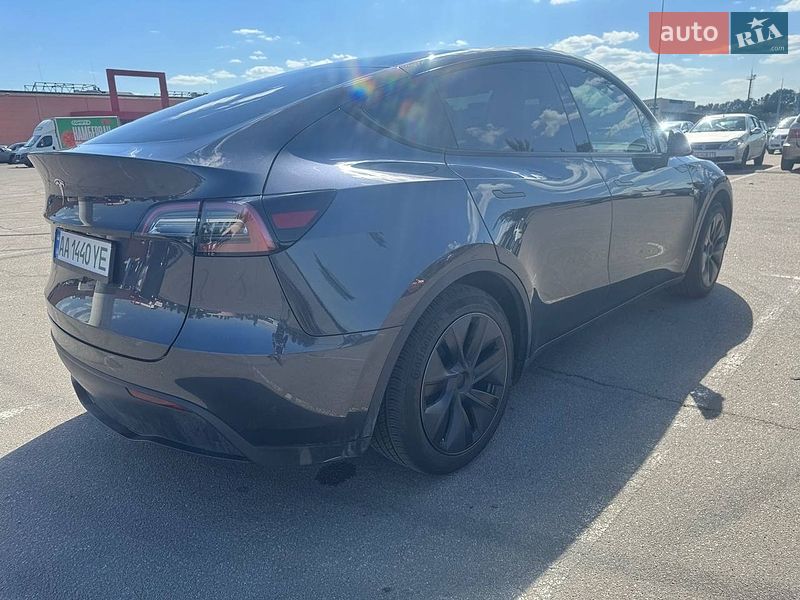 Внедорожник / Кроссовер Tesla Model Y 2025 в Киеве