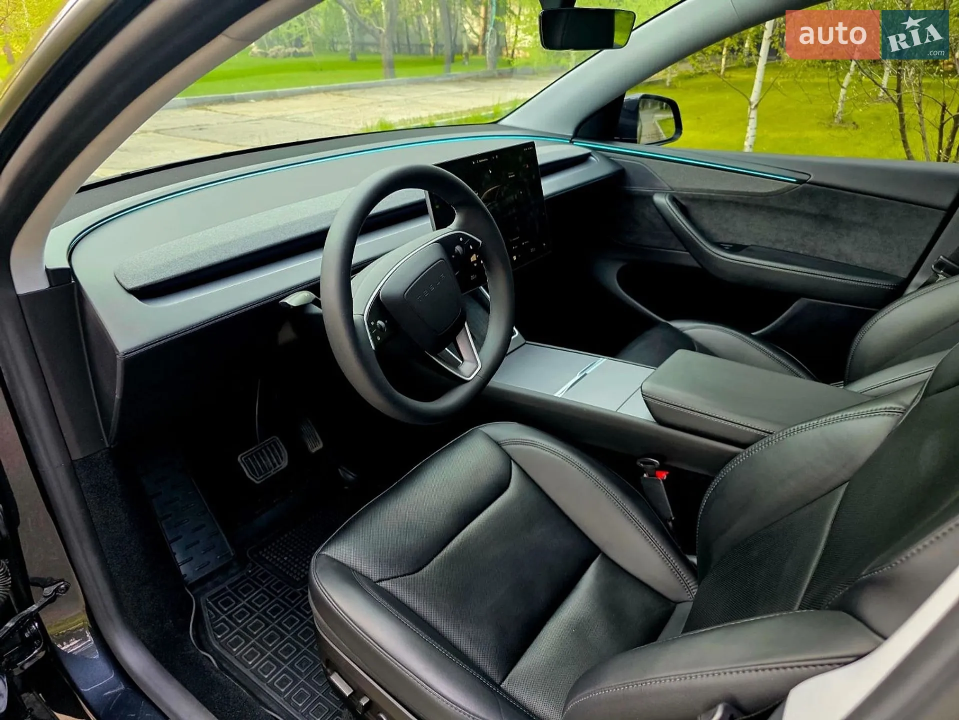 2025 Tesla Model Y - мініатюра 9
