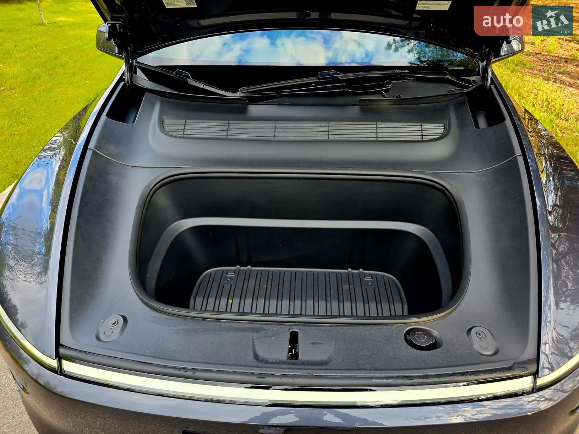 2025 Tesla Model Y - мініатюра 19