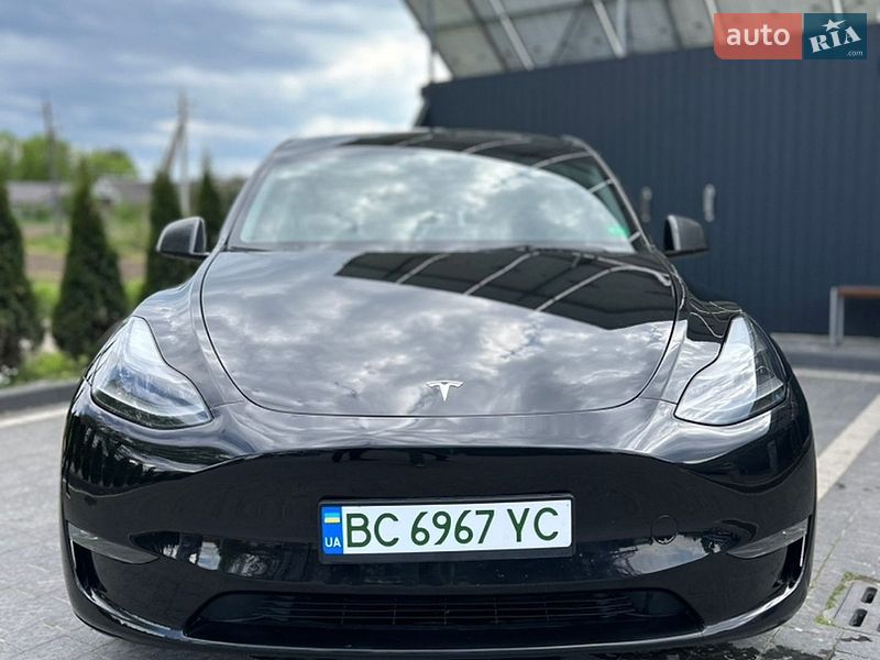 Tesla Model Y 2023