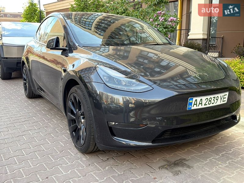 Внедорожник / Кроссовер Tesla Model Y 2024 в Киеве