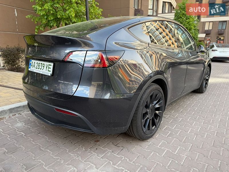 Внедорожник / Кроссовер Tesla Model Y 2024 в Киеве