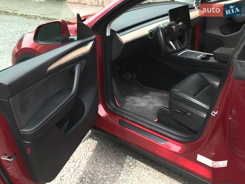 Внедорожник / Кроссовер Tesla Model Y 2023 в Львове