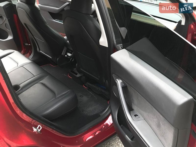 Внедорожник / Кроссовер Tesla Model Y 2023 в Львове