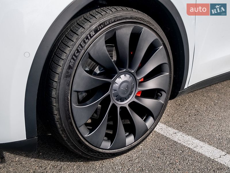 Позашляховик / Кросовер Tesla Model Y 2022 в Києві