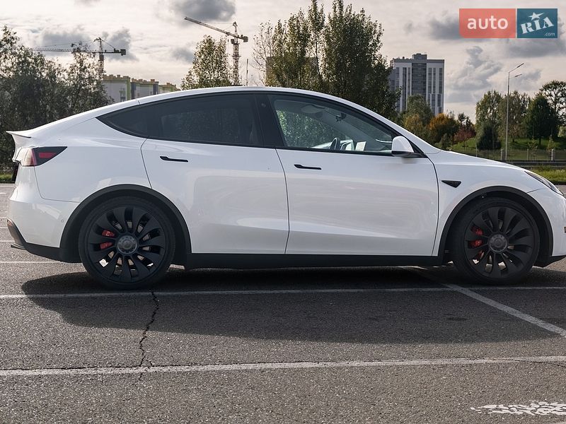 Позашляховик / Кросовер Tesla Model Y 2022 в Києві