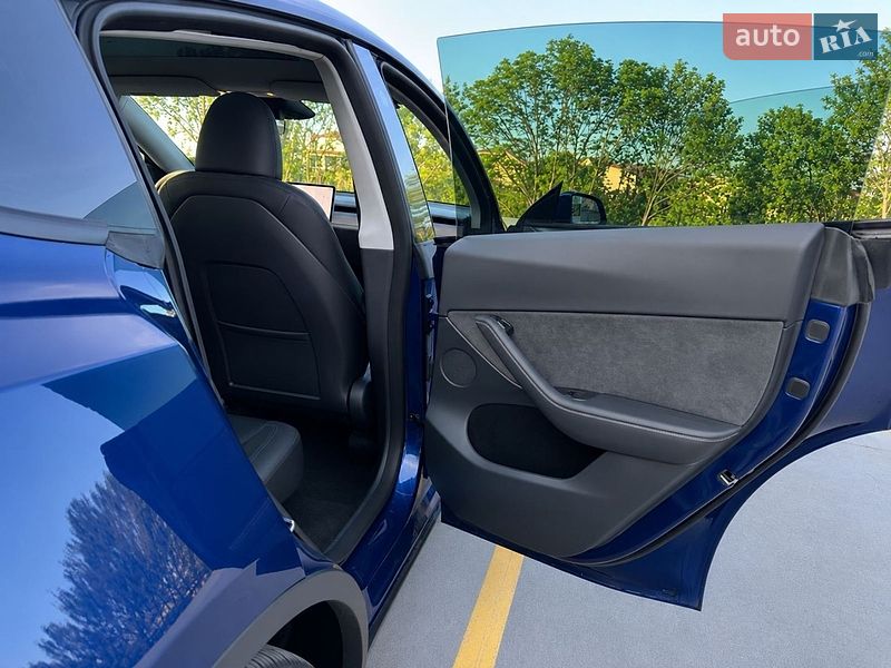 Позашляховик / Кросовер Tesla Model Y 2023 в Тернополі фото 20 Позашляховик / Кросовер Tesla Model Y 2023 в Тернополі