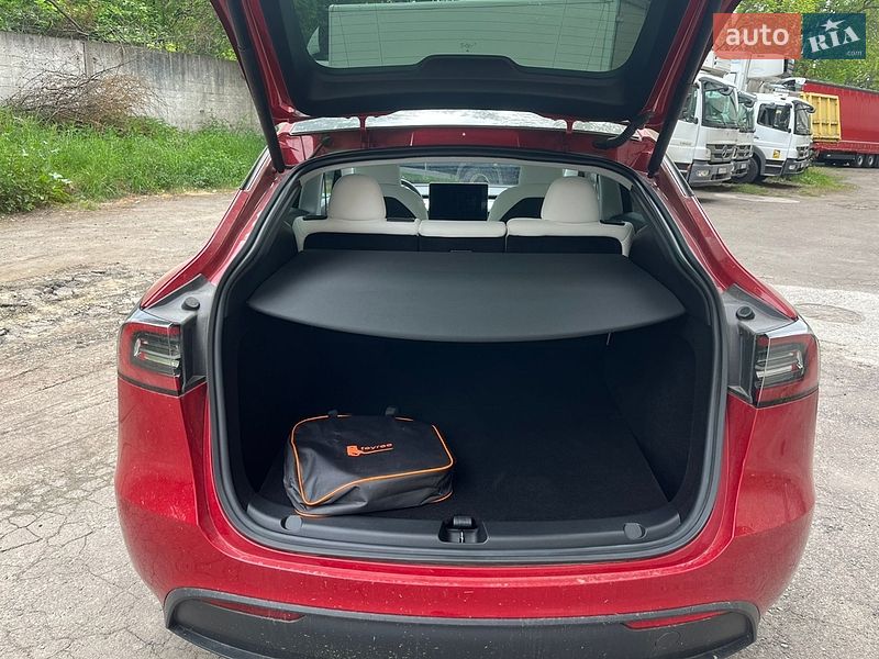 Внедорожник / Кроссовер Tesla Model Y 2023 в Львове