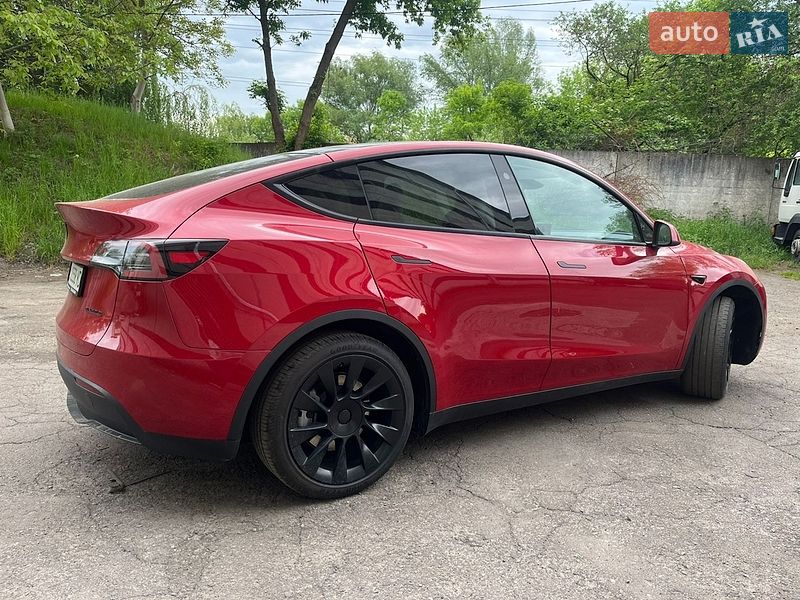 Внедорожник / Кроссовер Tesla Model Y 2023 в Львове