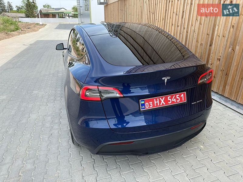 Внедорожник / Кроссовер Tesla Model Y 2023 в Львове