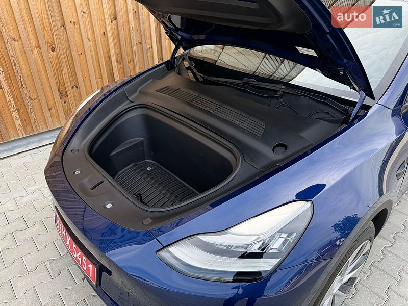 Внедорожник / Кроссовер Tesla Model Y 2023 в Львове