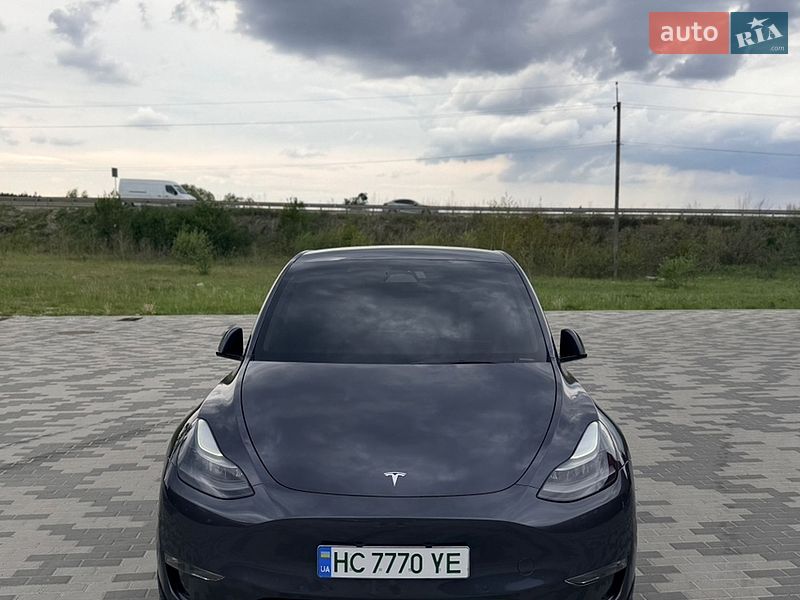 Tesla Model Y 2022