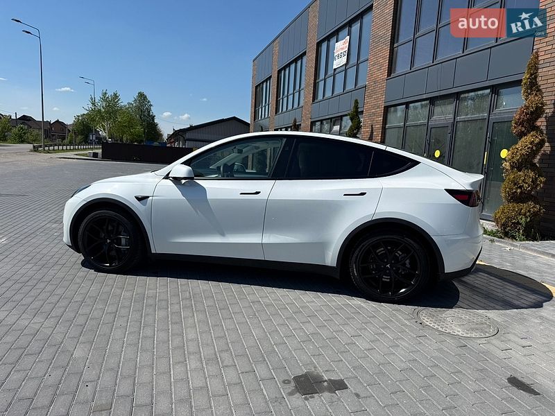 Позашляховик / Кросовер Tesla Model Y 2024 в Вінниці фото 17 Позашляховик / Кросовер Tesla Model Y 2024 в Вінниці