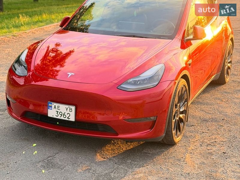 Позашляховик / Кросовер Tesla Model Y 2023 в Дніпрі
