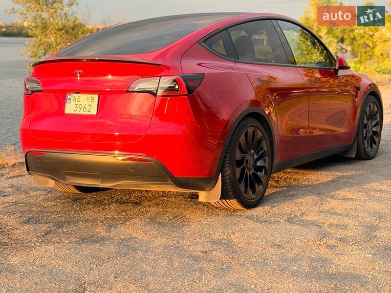 Позашляховик / Кросовер Tesla Model Y 2023 в Дніпрі