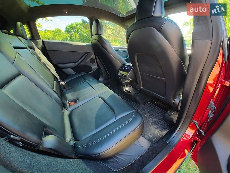 Позашляховик / Кросовер Tesla Model Y 2023 в Дніпрі фото 13 Позашляховик / Кросовер Tesla Model Y 2023 в Дніпрі