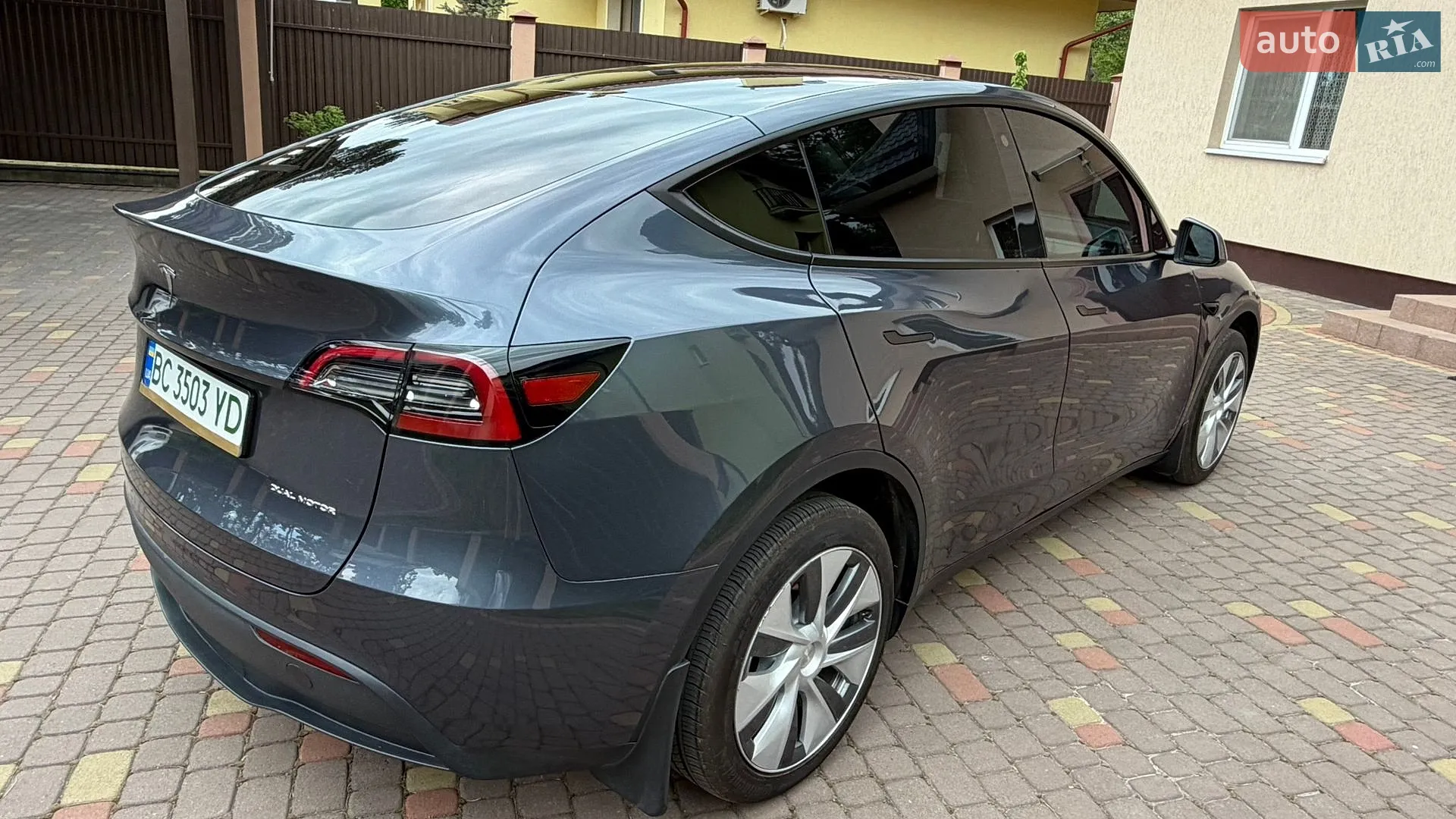 2023 Tesla Model Y - мініатюра 3