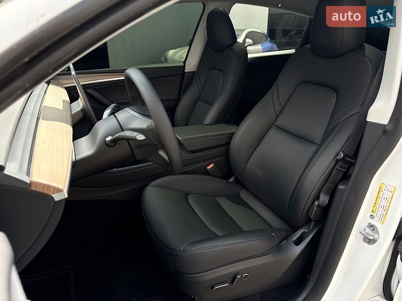 Позашляховик / Кросовер Tesla Model Y 2024 в Одесі