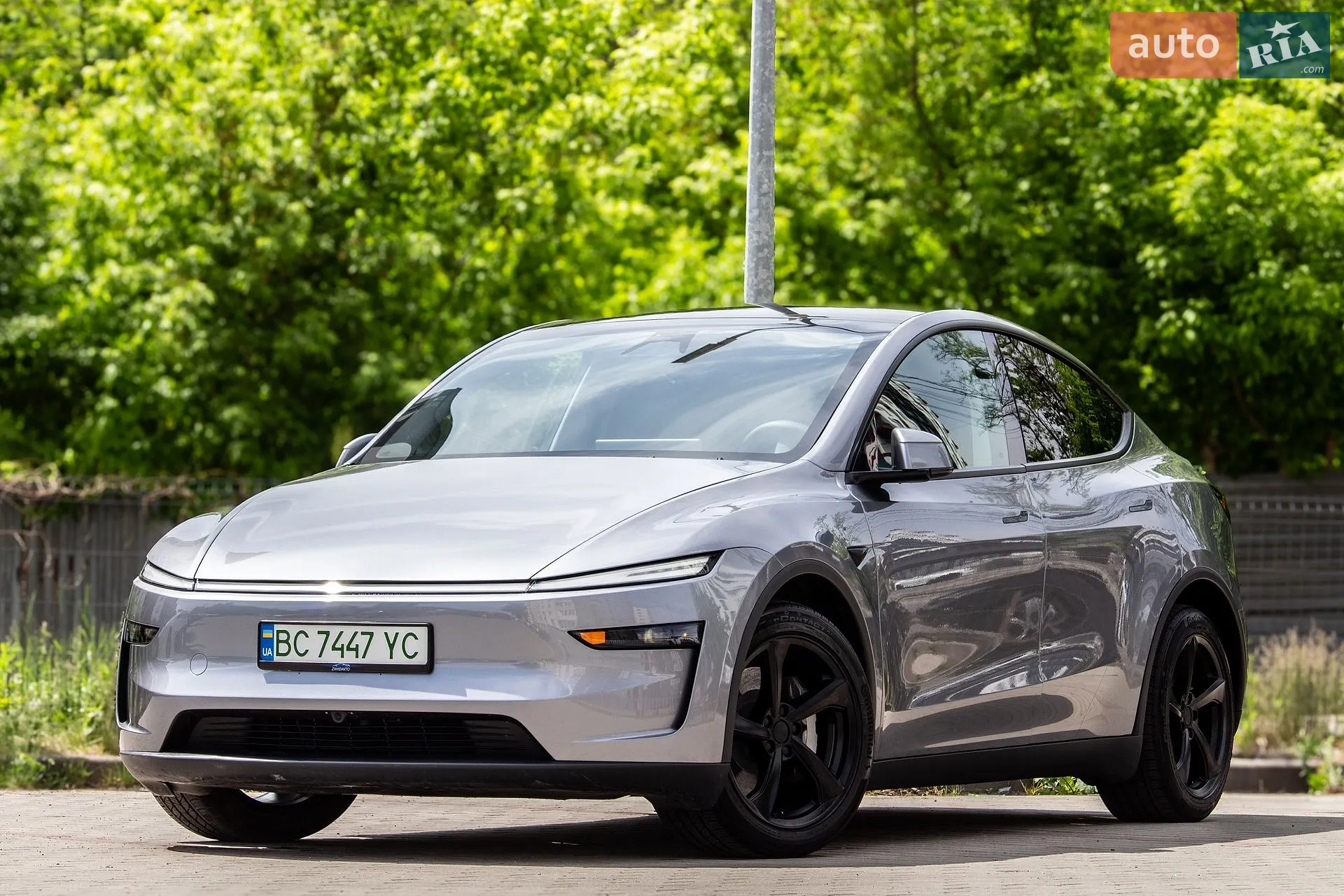 2025 Tesla Model Y - мініатюра 8