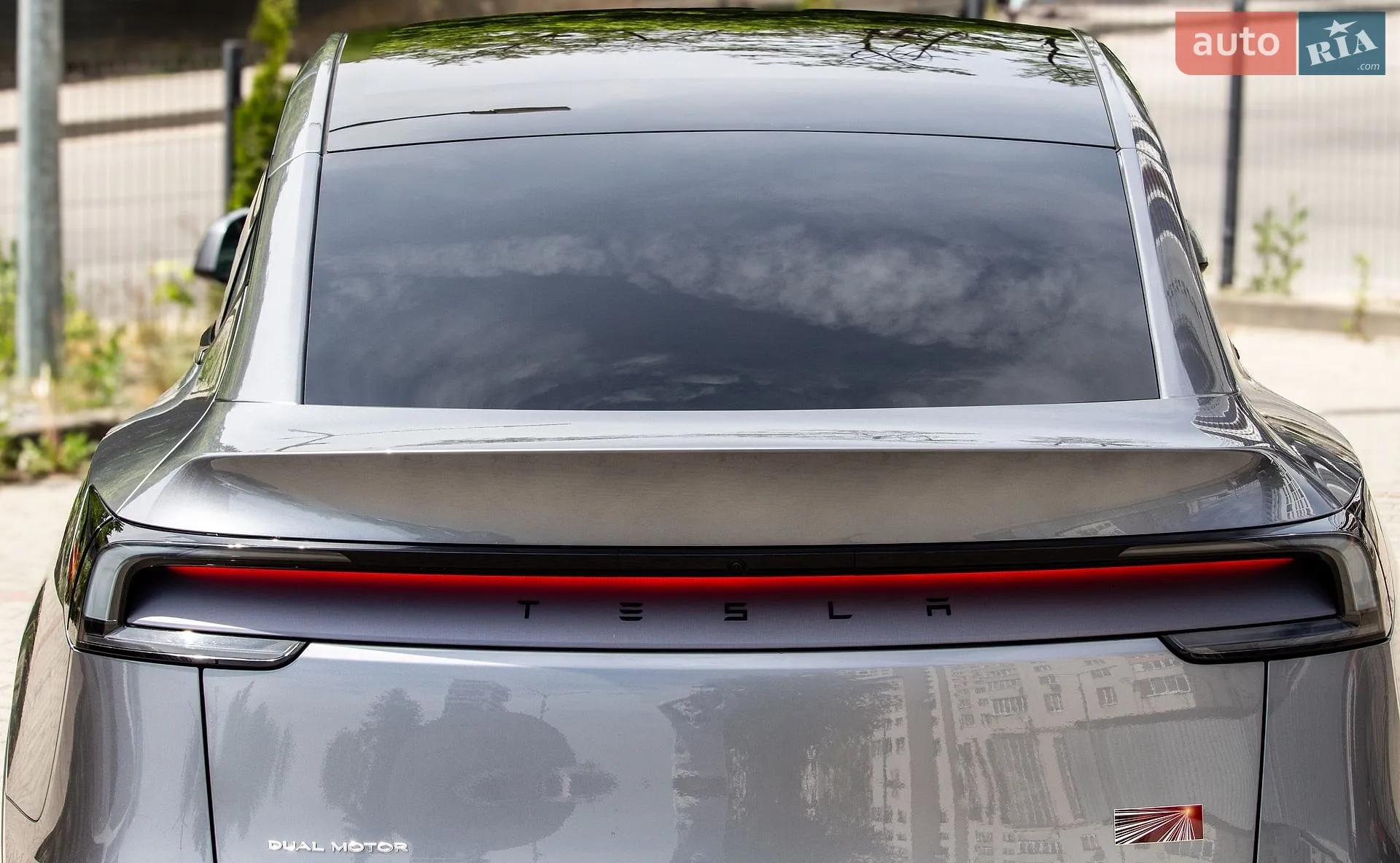 2025 Tesla Model Y - мініатюра 14