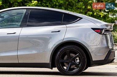 Внедорожник / Кроссовер Tesla Model Y 2025 в Львове