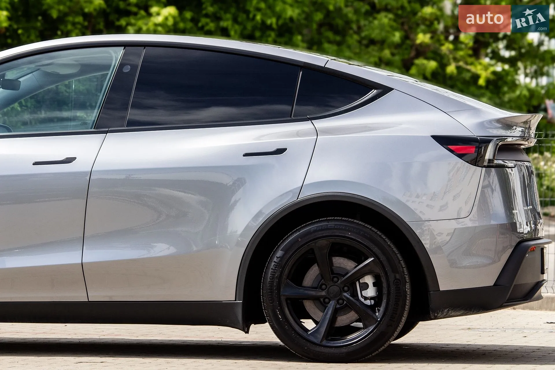 2025 Tesla Model Y - мініатюра 25
