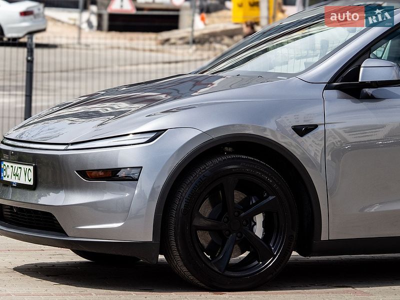 Внедорожник / Кроссовер Tesla Model Y 2025 в Львове