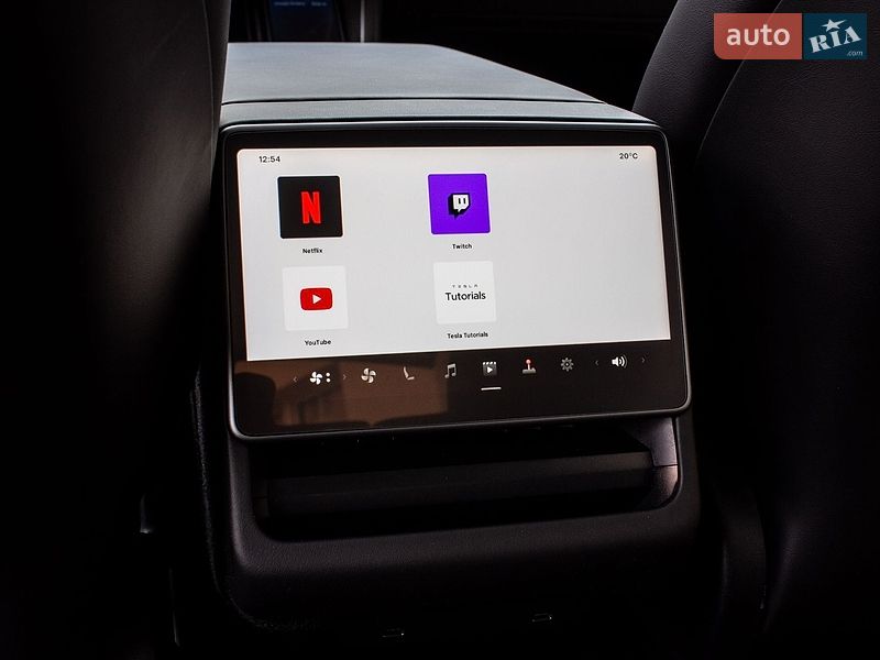 Внедорожник / Кроссовер Tesla Model Y 2025 в Львове