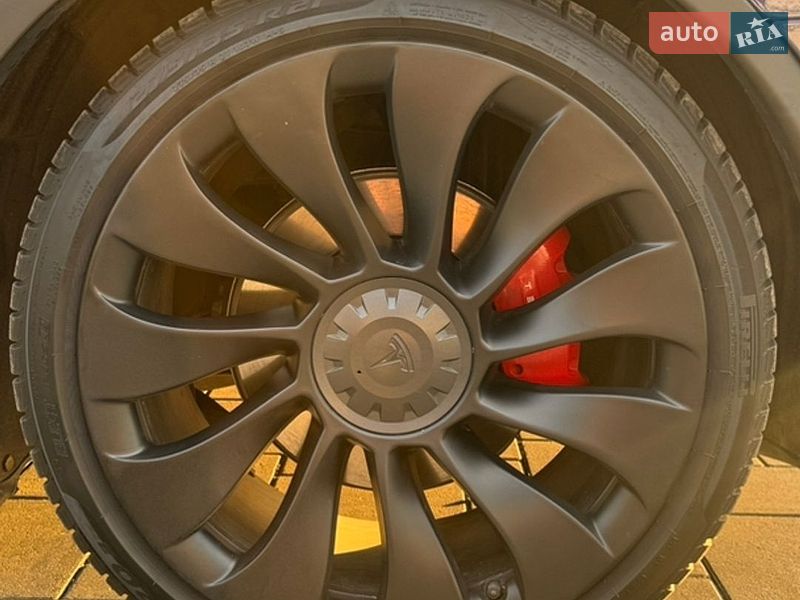 Внедорожник / Кроссовер Tesla Model Y 2022 в Луцке